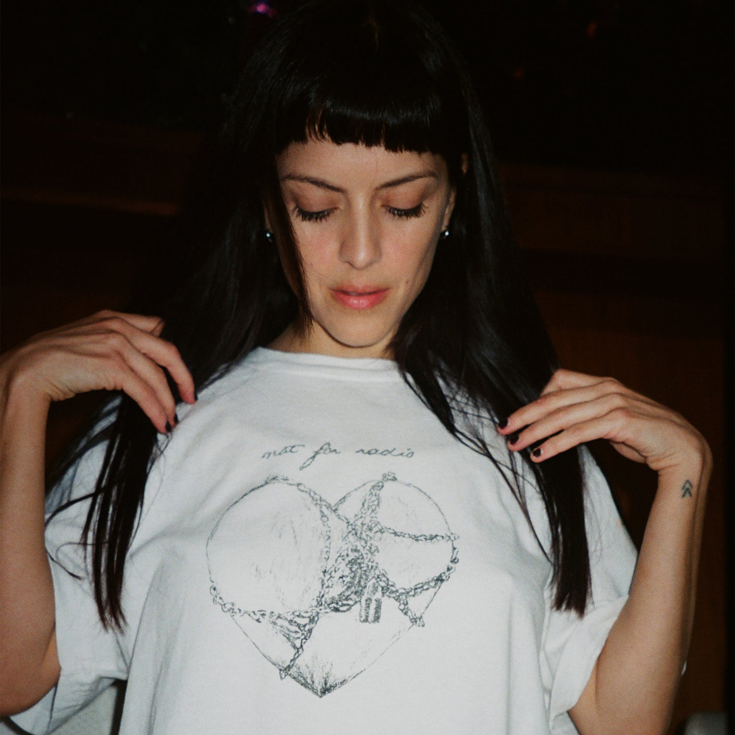 chain heart tee